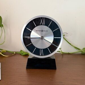 Howard Miller Davis Table Top Clock